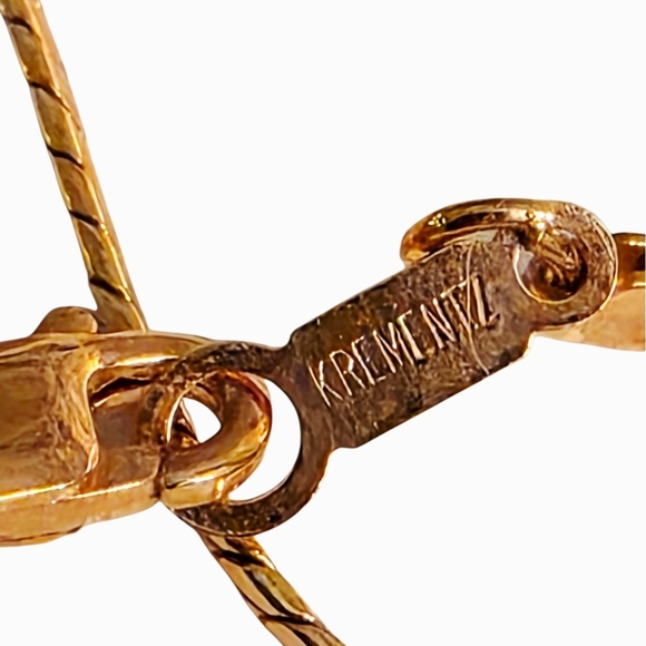 Elegant Gold Necklace with Purple Gemstone - Picture 6 of 7